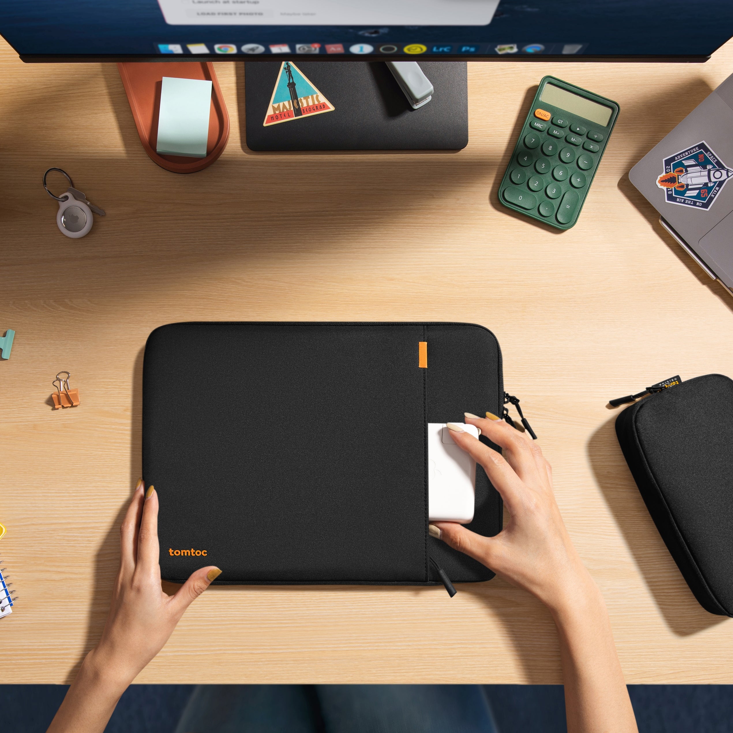 Funda Defender-A13 para MacBook Neo / Air / Pro de 13" con Organizador