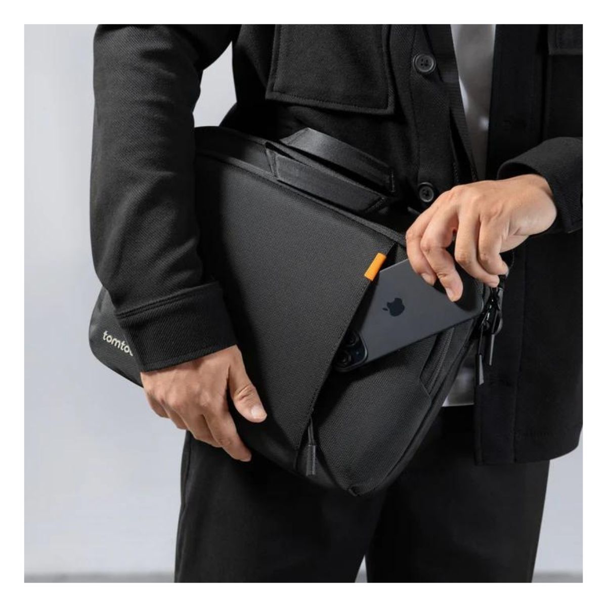 Maletín Delgado con Correa Defender-A30 para MacBook de 14″