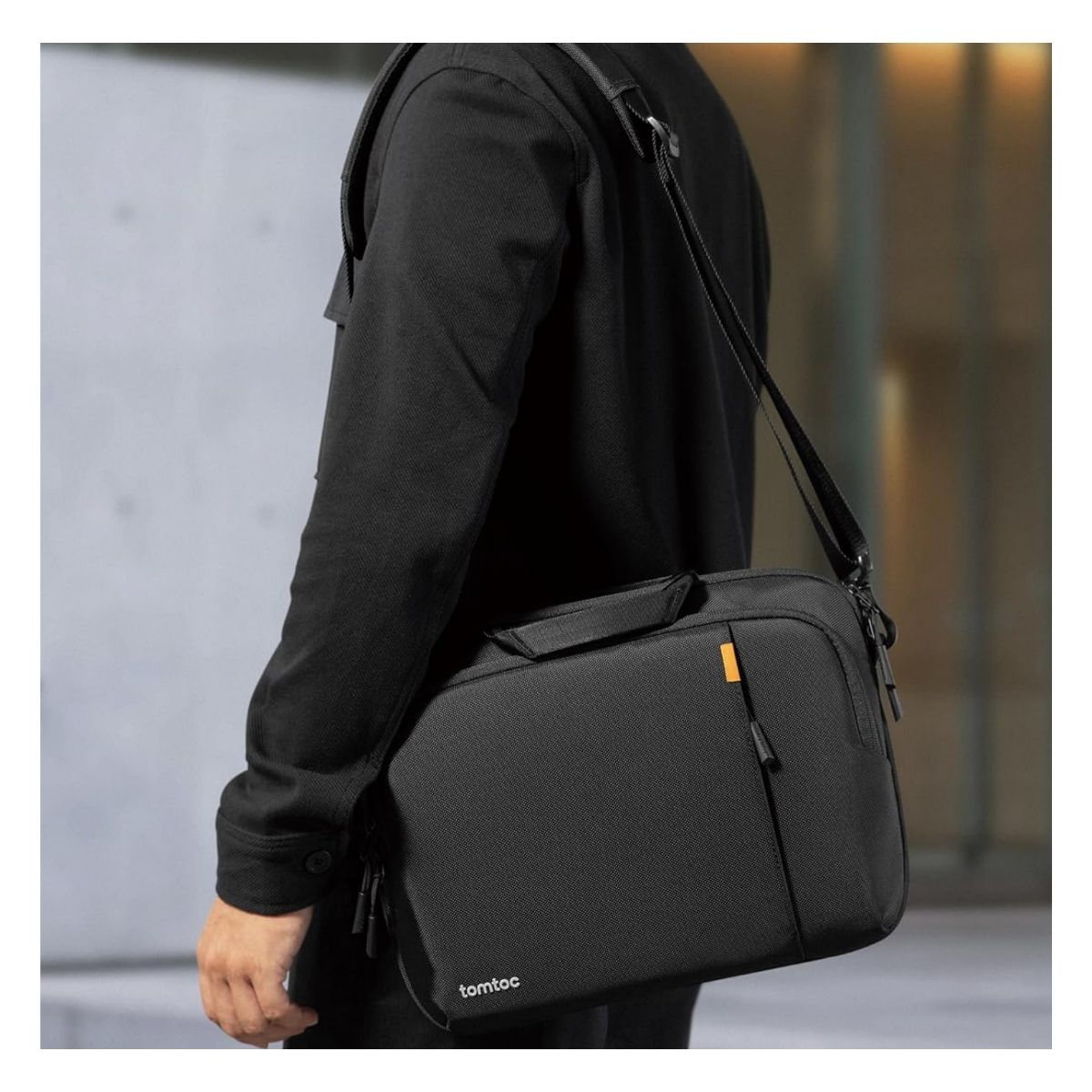 Maletín Delgado con Correa Defender-A30 para MacBook de 14″