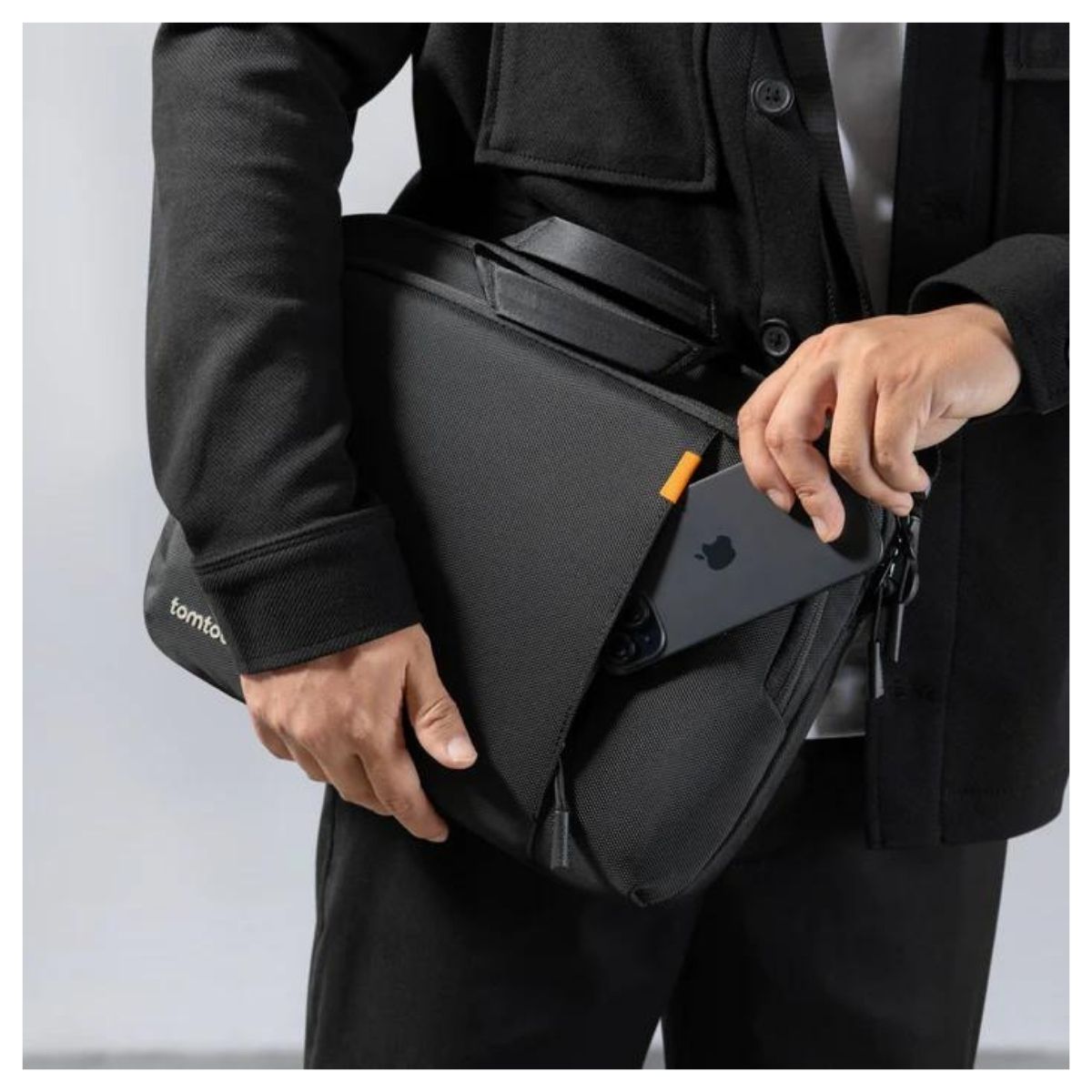 Maletín Delgado con Correa Defender-A30 para MacBook Pro de 16″