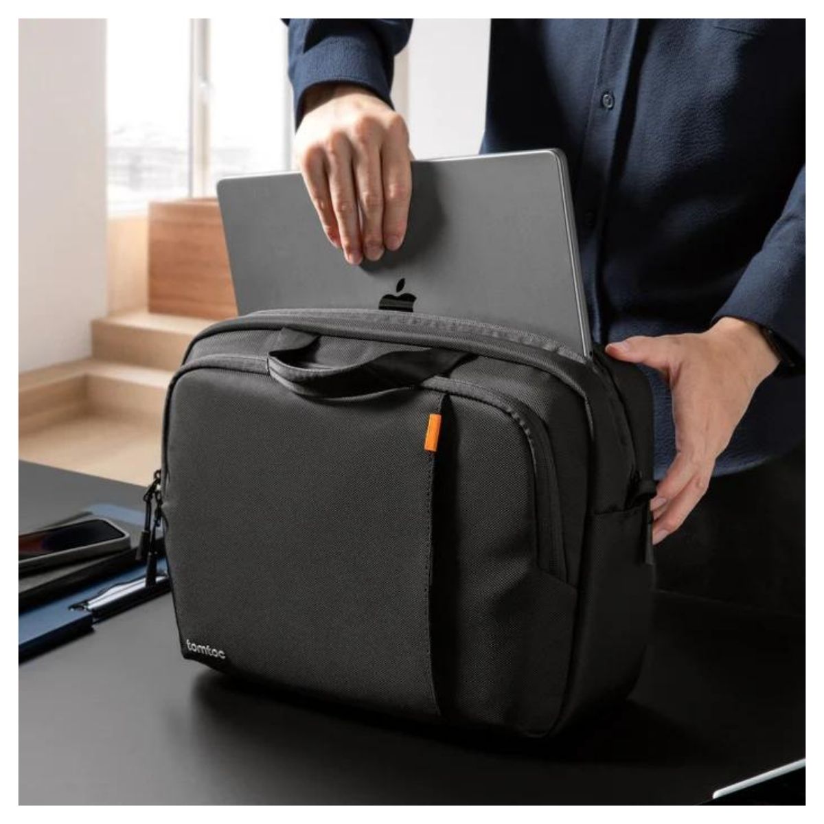 Maletín de Viaje con Correa Defender-A31 10L para MacBook 14"