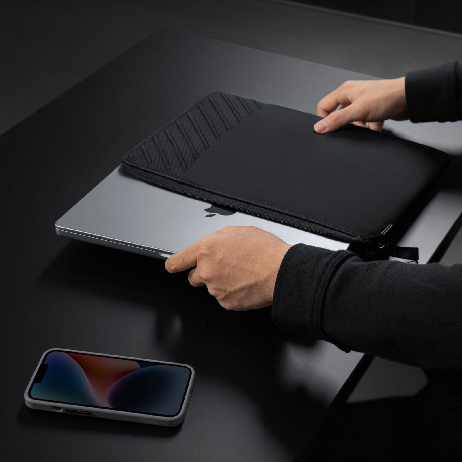Funda Premium Voyage-A10 para Macbook 14″ Resistente al Agua