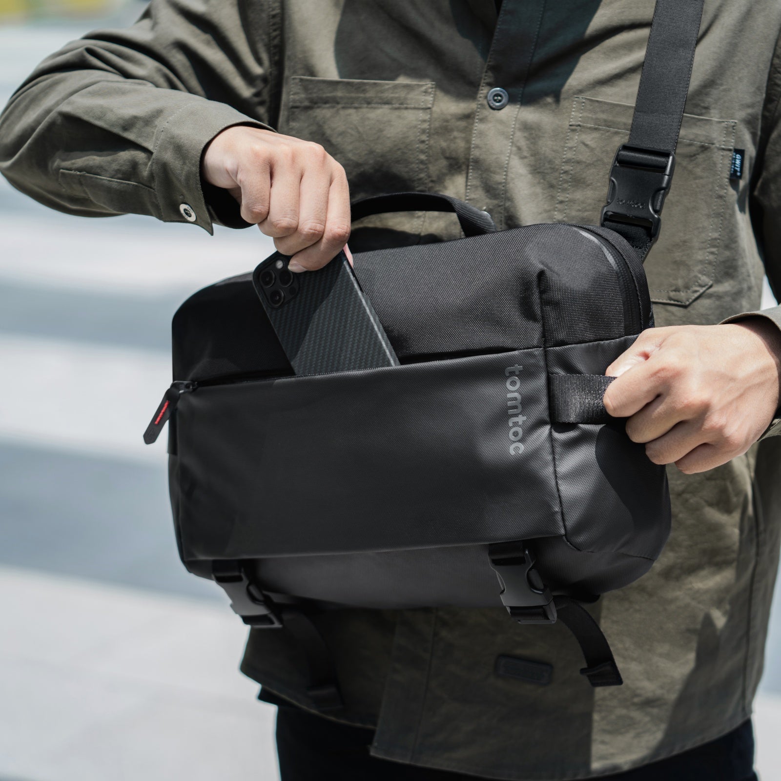 Bolso Bandolera Explorer-T21 L para MacBook Air / Pro 13'' 10L
