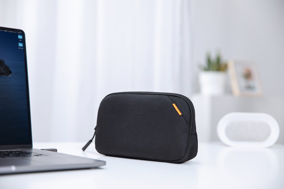 Organizador tomtoc para cables y cargadores
