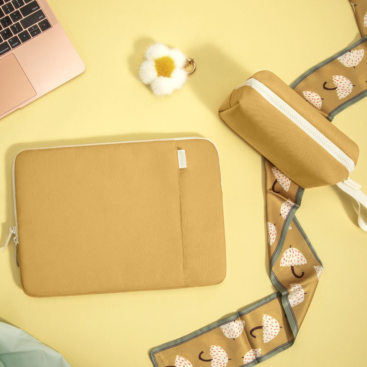 Funda Lady-A23 para MacBook 13'' con Organizador de Accesorios