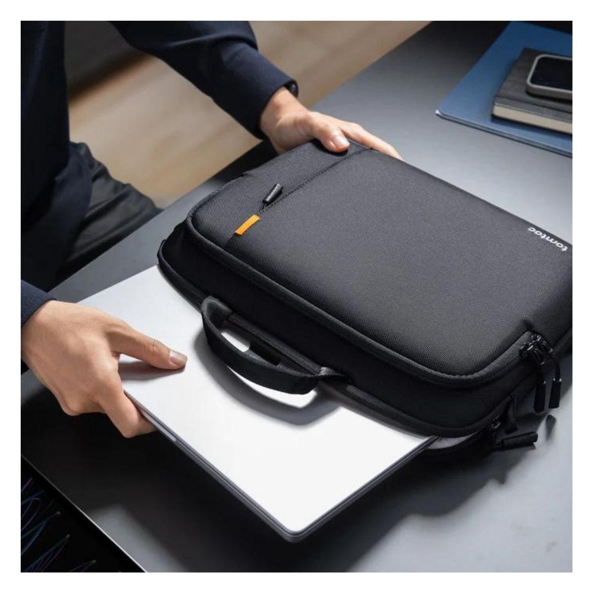 Maletín Delgado con Correa Defender-A30 para MacBook de 14″