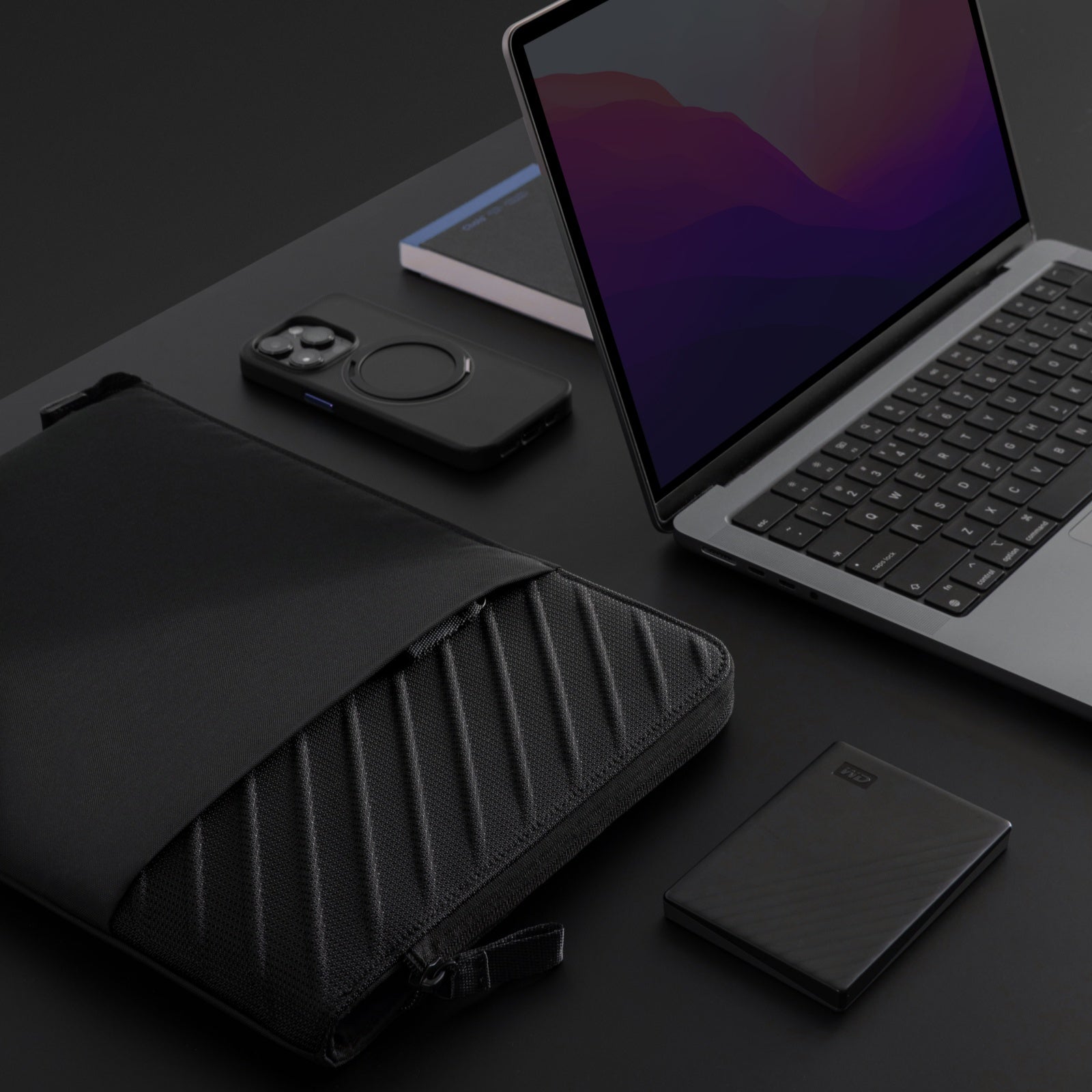 Funda Premium Voyage-A10 para Macbook 14″ Resistente al Agua